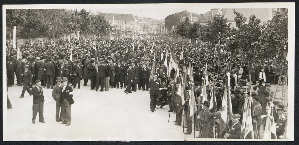 19e Congrès National des Anciens Combattants par l'Agence Trampus, à Caen, avenue Albert Sorel