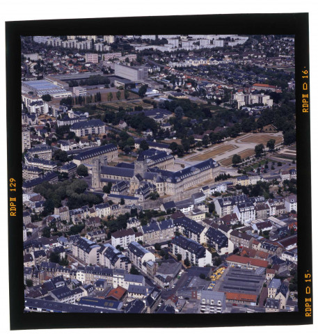Caen (42-63) : abbaye-aux-hommes, abbaye-aux-dames, Mont Coco, calvaire Saint-Pierre, chemin Vert, La Folie-Couvrechef, CHU, port , canal
