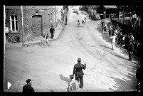 Passage d'une course cycliste dans les rues de Lisieux (photo n°580)