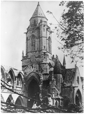 L'église Saint-Etienne-le-vieux (photos 297, 300 et 450)