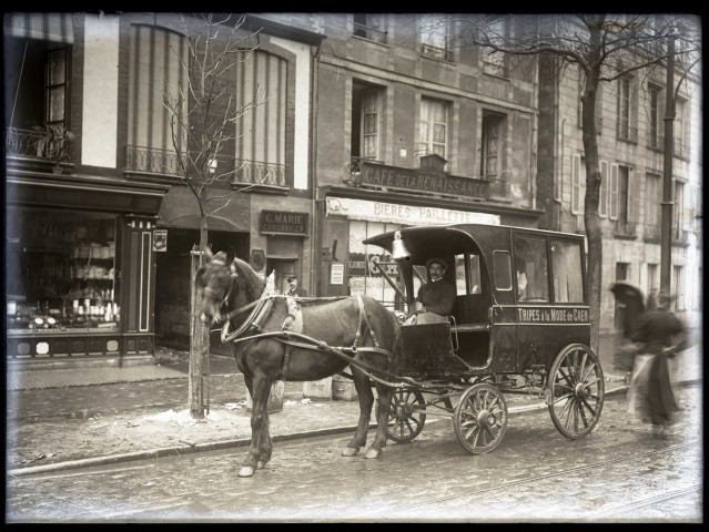 Restaurant "Au faisan d'or" et vendeuses de tripes Boulevard Saint-Pierre (photos n°3,4 et 29)