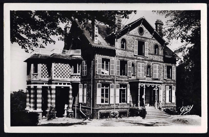 Villas, chalets, château (n°42, 43, 50, 51, 61 à 66, 73, 75, 87 à 90, 95, 97 à 99, 101,102,127, 259 à 285, 287 à 290, 296, 309, 314).