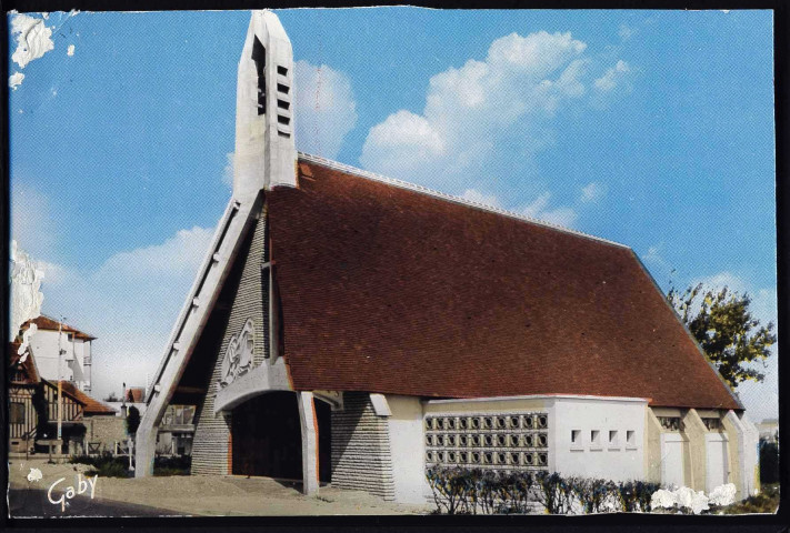 Edifices religieux : Eglise Saint-Pierre (n°32), Chapelle de la Brèche/de la plage/des baigneurs (n°33)