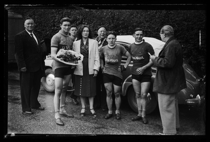 Coureurs cyclistes du VLC (Vélo club de Lisieux) (photos n°3514 à 3516)