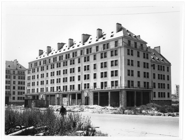 Logements en construction place de la Résistance (photos n°122 à 124)