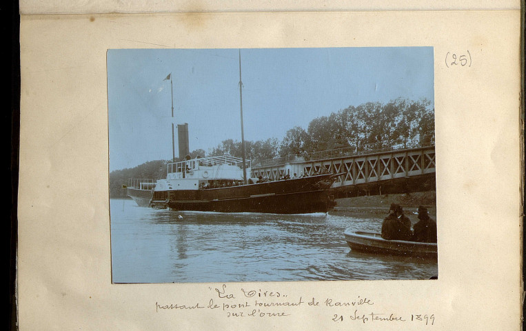 Canal de Caen à la mer : bateaux, tramway (station de Bénouville), pont tournant de Ranville (photos n°24 à 28)