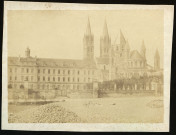 Abbaye-aux-Hommes et place du Parc en cours de pavage, vers 1860 (document n°32).