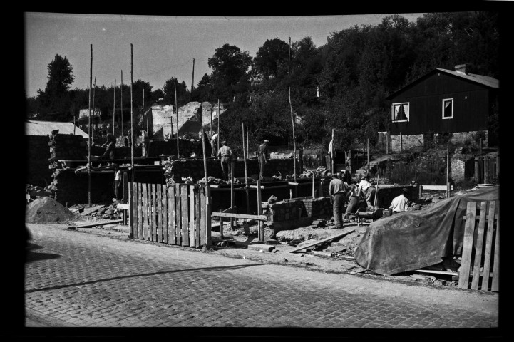 Reconstruction de la rue Saint-Martin à Condé-sur-Noireau (photos n°277 à 302).