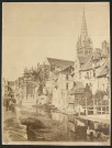 Photographie de la rivière l'Odon passant au pied de l'église Saint-Pierre de Caen, par Edouard Baldus.