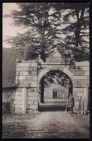 Environ de Vire : La cour de Neuville (n°246) L'église de Neuville (n°247) Restaurant Gilbert "la papillonnière" (n°248) Inauguration du monument aux morts (n°440) Environ de Vire (n°451 et 452)