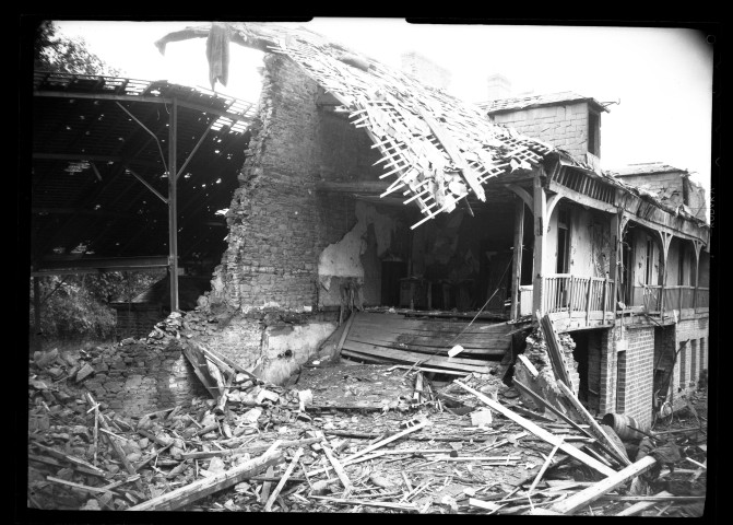 Ruines de maisons particulières à Condé-sur-Noireau (photos n°226 à 255)