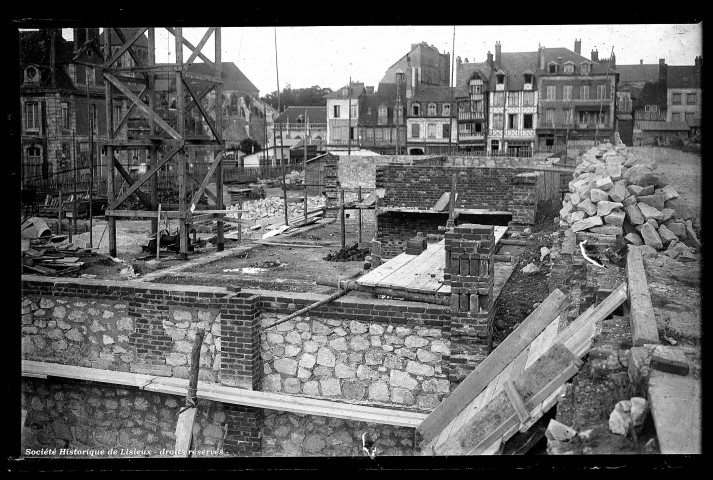 Chantier de construction entre la rue Aristide-Briand et la rue au Char (photos n°570, 1111, 1262 à 1265, 1267 et 1270)