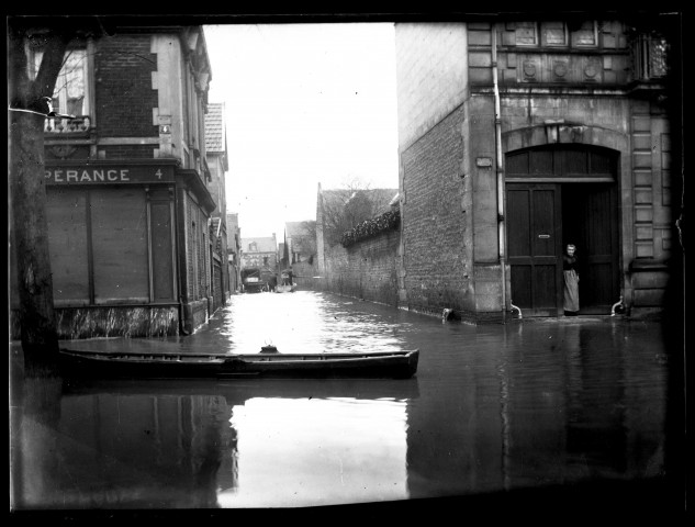 Inondations rue Saint-Jean, rue de Grusse, rue du Stade et rue de l'Ancienne comédie (photos n°50 à 53)