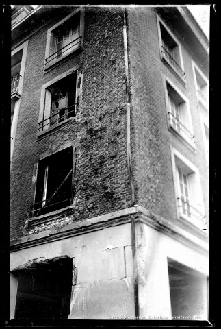 L'incendie du baraquement des magasins Masson, rue Henry-Chéron (photos n°745 à 749; 753; 750 à 752 et 754