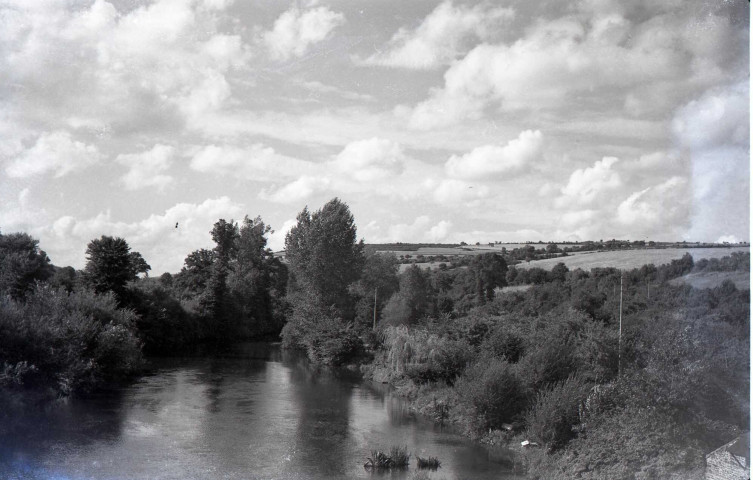 Le Mesnil-Villement : bords de l'Orne (photos n°690 et 691)