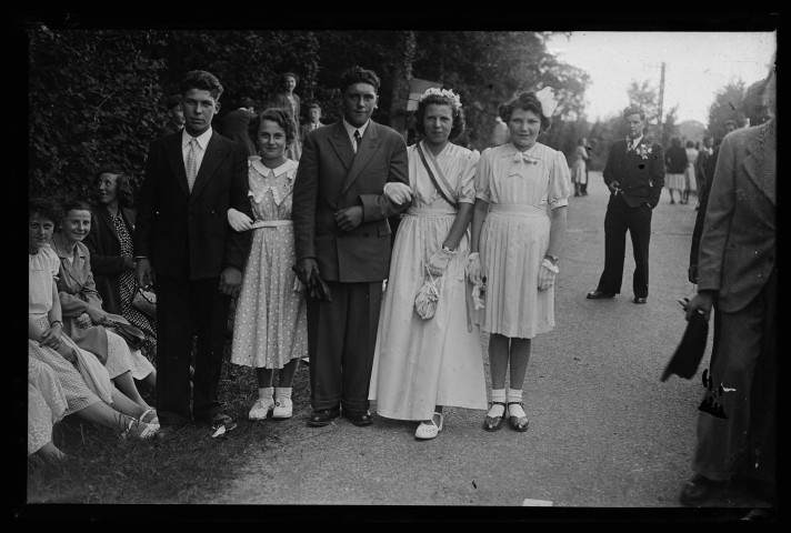 Fête à Beuvillers : course cycliste, reine et fanfare (photos n°7211 à 7217)