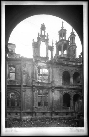 18 - Hôtel d'Escoville (XVIe siècle) en ruines