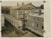 13 - La " joyeuse prison " de Pont-l'Evêque.