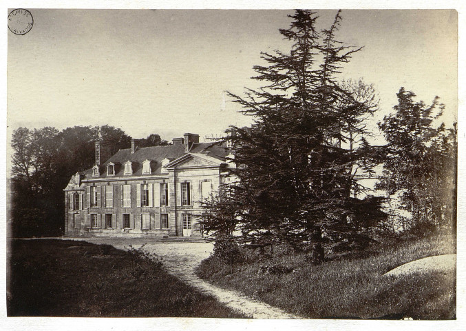 Vue du Val d'Ante, les maisons blanches à Falaise et le Château de la Fresnaye à Falaise (par Alexandre Clausel ?)