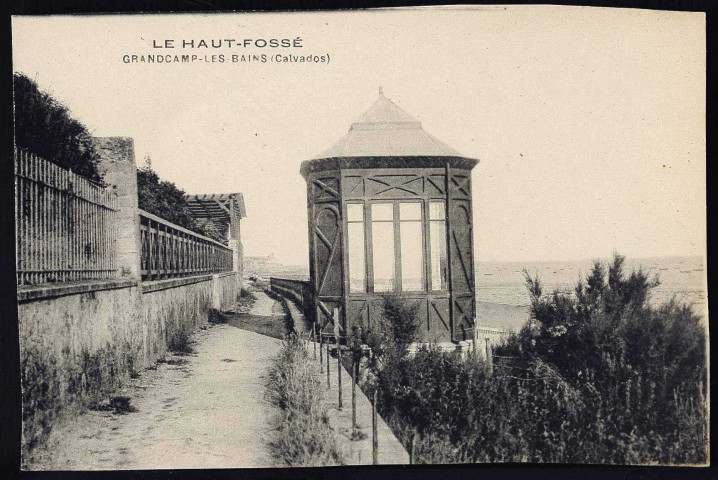 Villas Le Haut-Fossé (n°83 à 88) ; Hôtel Duguesclin (n°89)