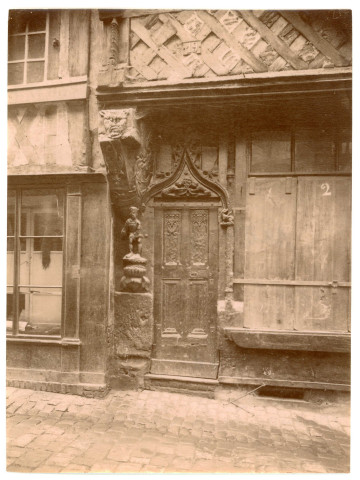 Porte de la maison de la Salamandre, rue aux Fèvres à Lisieux, sans auteur (photo n°46)