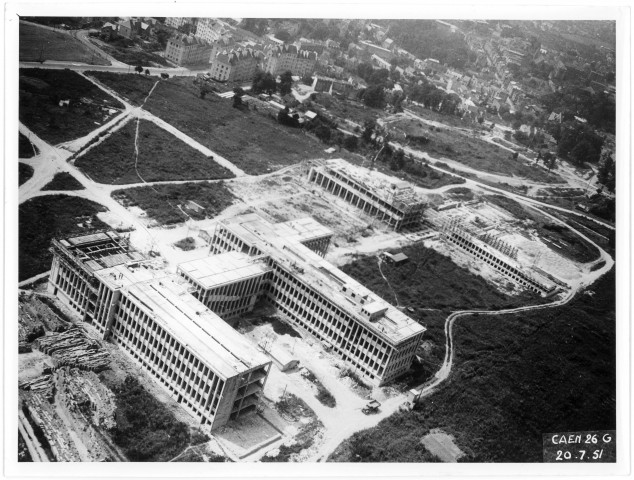 Vue aérienne de l'université en construction [photo n°142]