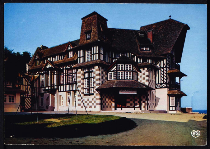 Villas, chalets, château (n°42, 43, 50, 51, 61 à 66, 73, 75, 87 à 90, 95, 97 à 99, 101,102,127, 259 à 285, 287 à 290, 296, 309, 314).