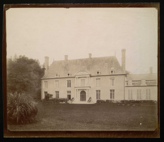 1- Château d'Outrelaize[façade], sans auteur