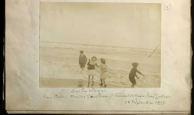 Scènes de vie (photos n°5 à 8 ; 13 ; 21 ; 43 à 45)