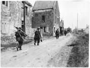 Préparation d'une contre-attaque sur Caen (photo 347)