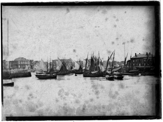 Honfleur : vues sur la ville et bateaux dans le port (photos n° 25 à 31)