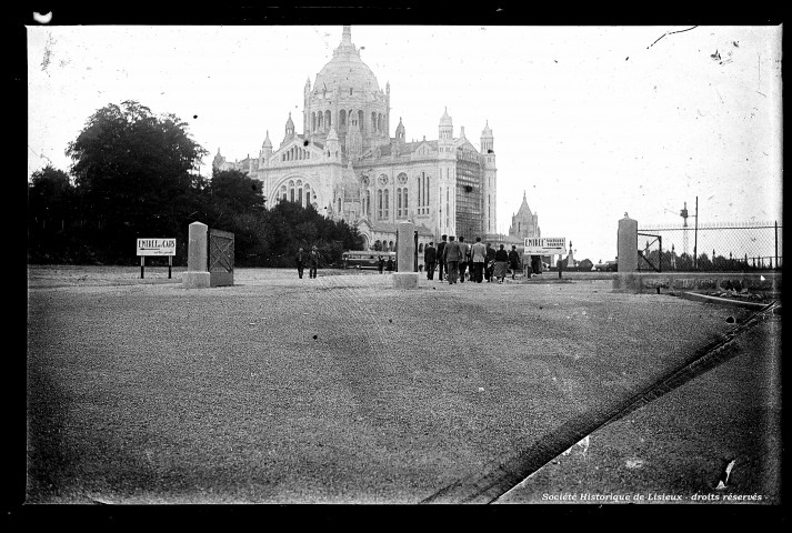 La basilique de Lisieux (photo n°897)