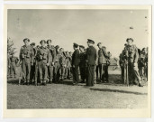 Revue de troupe du 4e commando en Angleterre avant le débarquement en Normandie