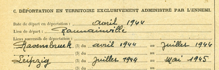 Il est indiqué qu'Odette Duchez a été déporté en avril 1944 depuis Romainville jusqu'à Ravensbruck où elle est restée d'avril 1944 à juillet 1944. Elle a ensuite été déportée à Leipzig de juillet 1944 à mai 1945.