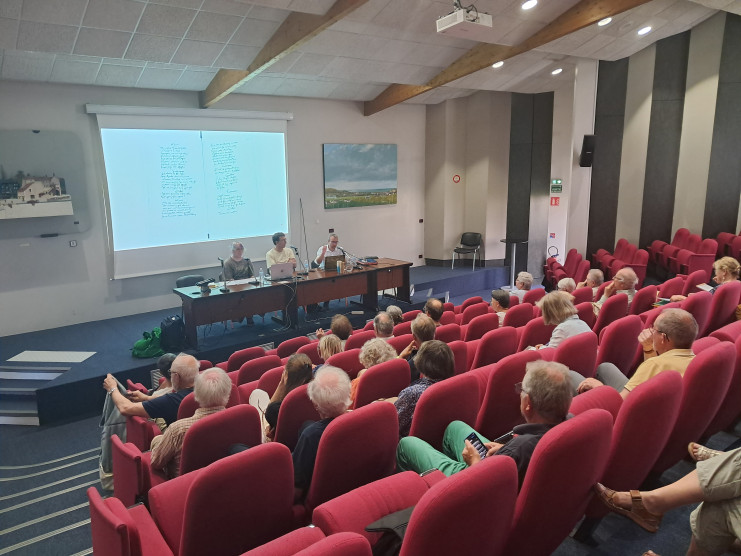 Une vingtaine de personnes assistait au séminaire.