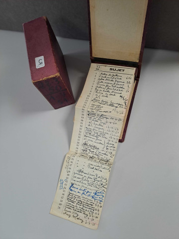 Albums et boites de rangement d'origine des négatifs (avec légendes manuscrites d'André Dangoisse)