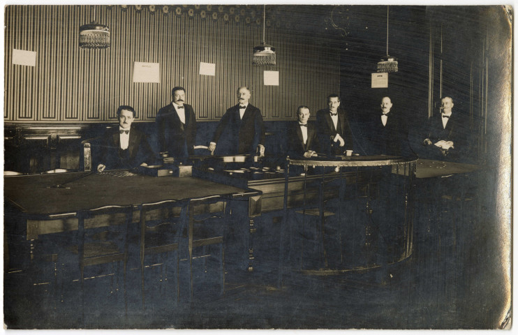 Casino de Luc-sur-Mer : vues extérieur et intérieur, cartes d'abonnement/admission, portrait d'un professeur de danse (n°1 à 70 , 462 à 466).