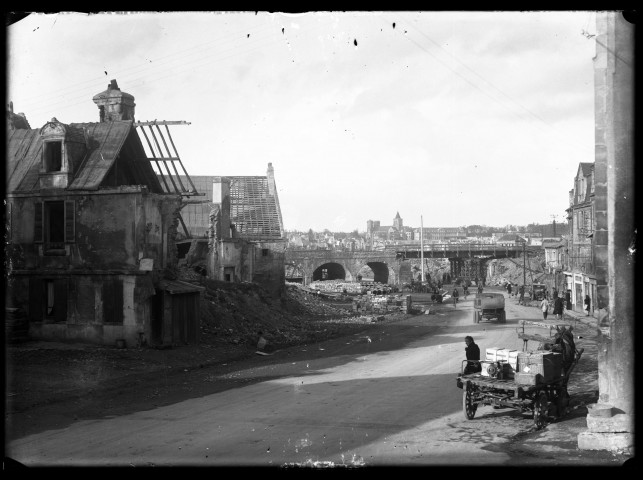 Vues prises du 85 bis rue de Falaise avant et après les bombardements de 1944 (photos 61 et 62).