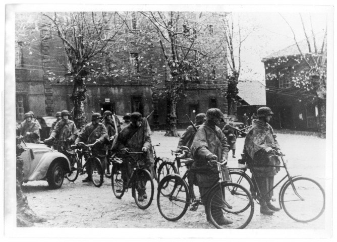 Une compagnie allemande à bicyclette (photo 126)