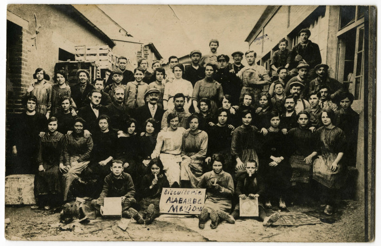 Personnel de la biscuiterie de Mézidon