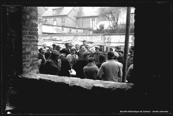 Immeuble édifié par l'Association Syndicale de Reconstruction (photos n°385 à 387, 393, 397 à 402)