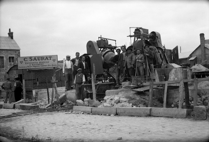 Ouvriers de la Reconstruction à Falaise : portraits, chantiers et logements (photos n°110 à 132)