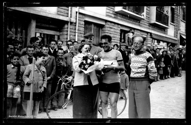 Course cycliste du Vélo Club de Lisieux (VCL) ("bouchers ?") (photos n°1896 à 1899)
