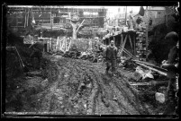 Travaux de reconstruction d'immeubles en briques à l'angle de la rue Henry-Chéron et de la place Thiers (photos n°571, 1216, 322, 836, 873, 480, 377, 371 et 374.