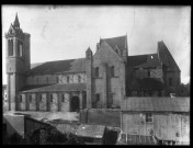 Église Saint-Nicolas et commerces au 137 rue de Bayeux (photos n°29 à 31)